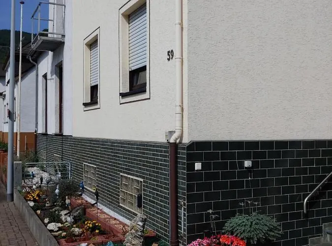 Apartamento Gaestehaus Rheinburgenblick Kestert